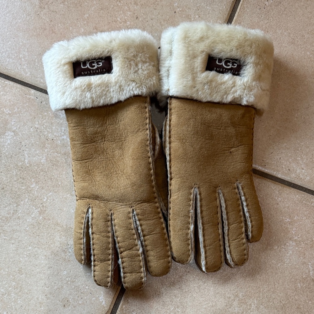 UGG Cream Shearling Gloves